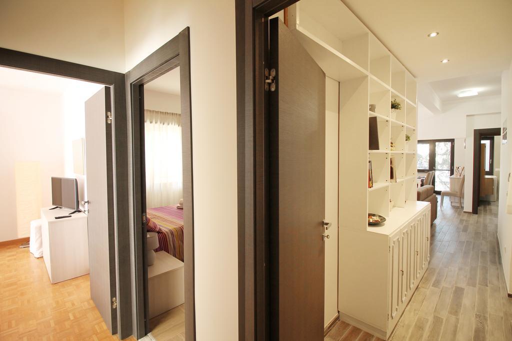 Lägenhet Eur Bright Spacious Terraced With Private Parking Only For Small Cars