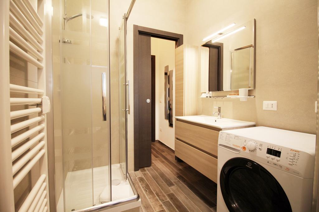 Lägenhet Eur Bright Spacious Terraced With Private Parking Only For Small Cars *