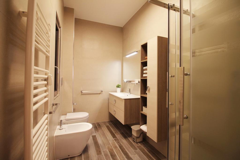Lejlighed Eur Bright Spacious Terraced With Private Parking Only For Small Cars Rom