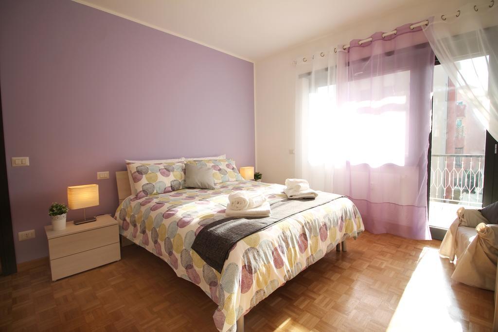 Eur Bright Spacious Terraced With Private Parking Only For Small Cars * Rom
